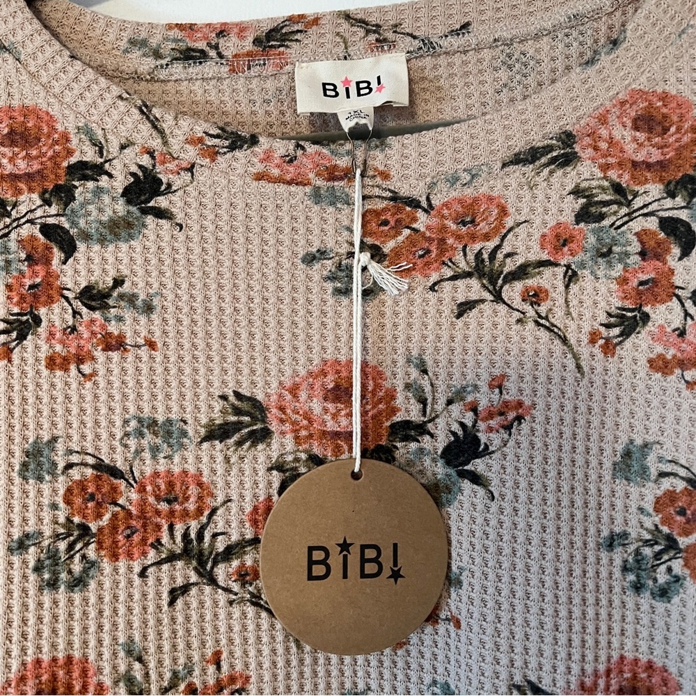 BiBi Oversized Floral Waffle Knit Top - Picture 6 of 9